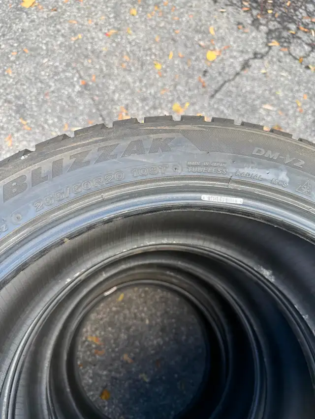 255/50R20 Bridgestone Blizzak Winter Tires in Tires & Rims in City of Montréal - Image 5