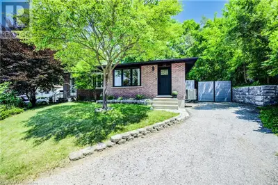 Perfect for first-time buyers or those looking to downsize, this fully updated and finished top to b...