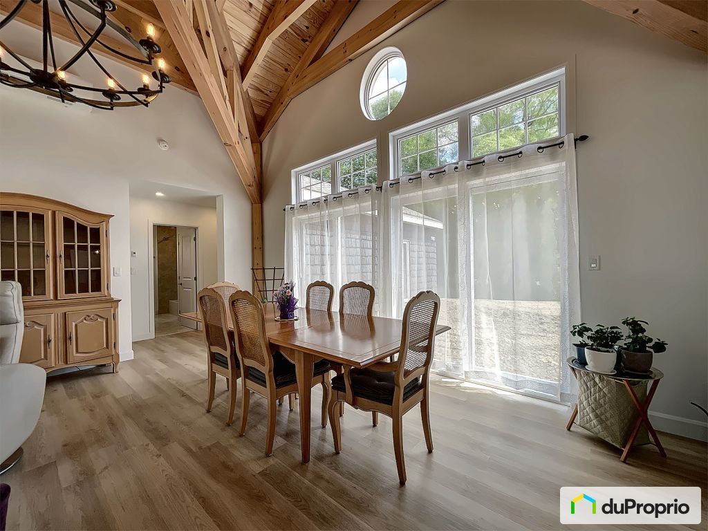 $829,000 - Bungalow for sale in Granby — photo 2