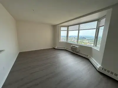 Chapel is your new place to call home! Amazing 1 bedroom suite, Beautiful large bay window overlooki...