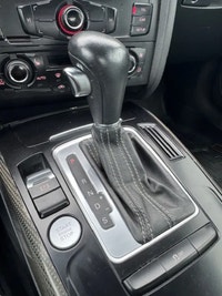 2011 Audi S5 Cabriolet, not eligible for certification program, comes with 2 sets of keys — a timele... (image 9)