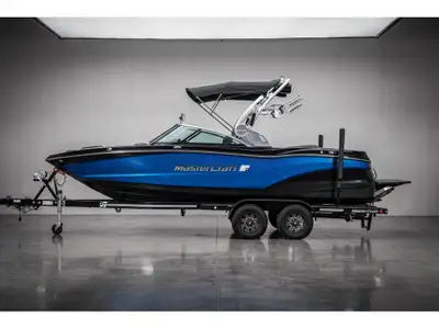 US-MBC5ALL0C919 Découvrez ce MasterCraft XT21 2019 exceptionnel, avec seulement 492 heures au compte...