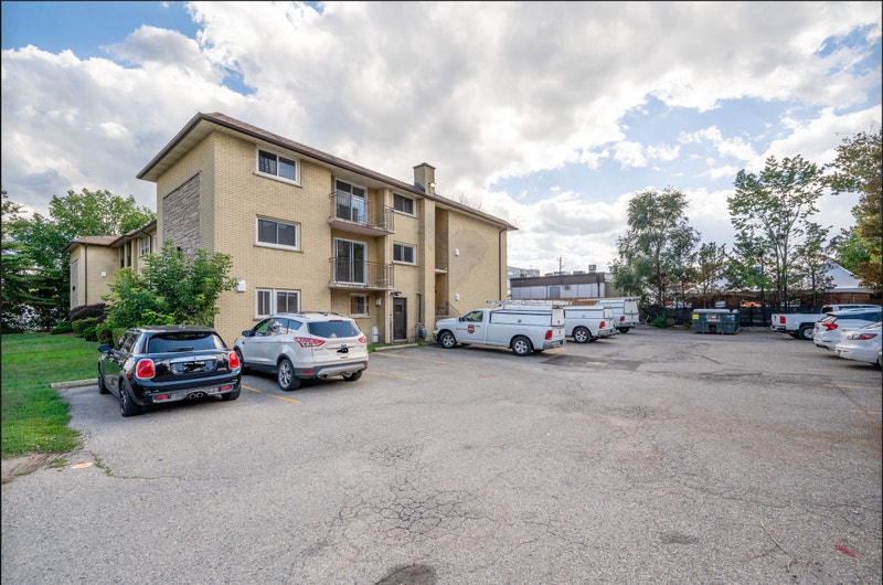 University & King Private Parking Storage & Parking for Rent