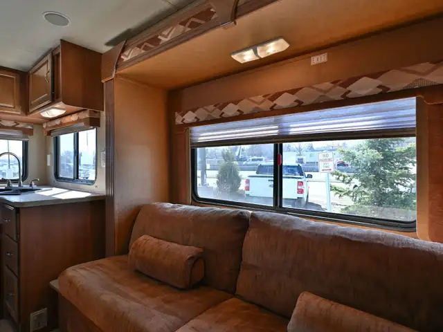 2010 Trailblazer T240S in Travel Trailers & Campers in St. Albert - Image 17