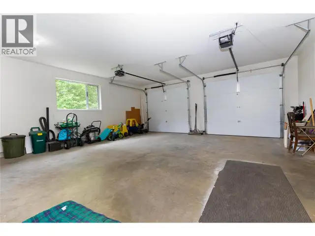 2240 97B Highway SE Salmon Arm, British Columbia in Houses for Sale in Kamloops - Image 27