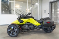 Can-Am Spyder Roadster F3-S 2022: - Extérieur vert MANTA avec sièges perforés noirs - Écran couleur... (image 2)