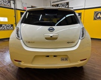 ENJOY EFFICIENT, EMISSIONFREE DRIVING AND COMFORTABLE PERFORMANCE WITH THIS 2015 NISSAN LEAF SL. THI... (image 3)