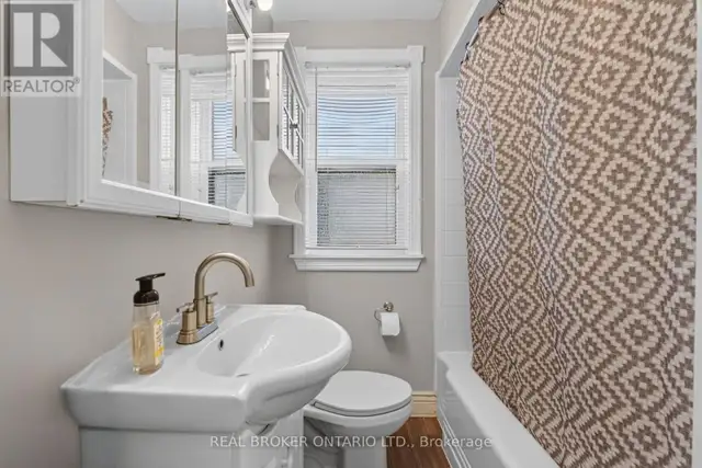 72 HOUGHTON AVENUE S Hamilton (Delta), Ontario in Houses for Sale in Hamilton - Image 24