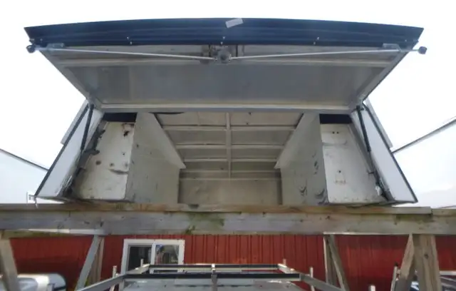 2014 - 2018 Chevrolet Silverado or GMC Sierra 6'6 White Leer in Other Parts & Accessories in Kitchener / Waterloo - Image 4