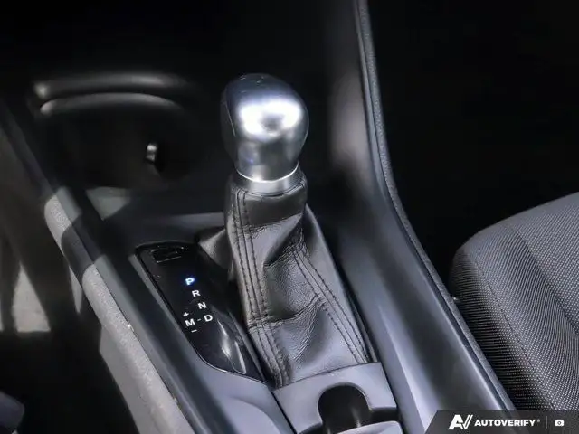 2022 Toyota C-HR LE | Accident Free | Backup cam in Cars & Trucks in Oshawa / Durham Region - Image 16