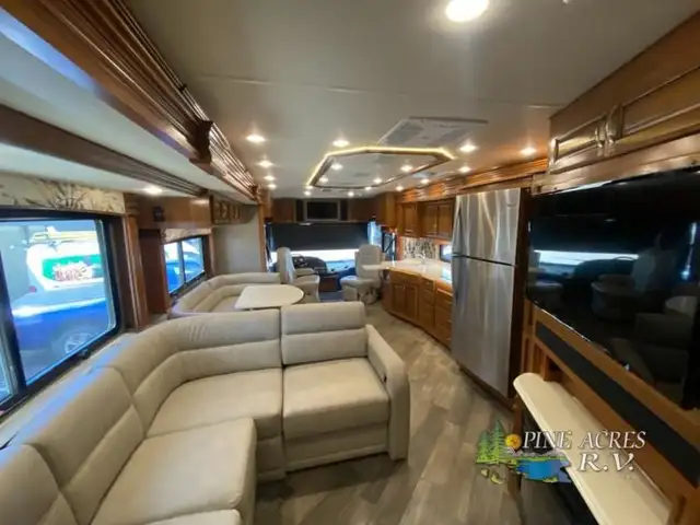 2018 Fleetwood RV Discovery 38K only 14,584 Miles in RVs & Motorhomes in Moncton - Image 48