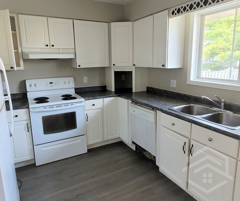 3 Bedroom House in Tillsonburg!! 2