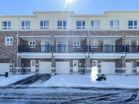 3-Storey 3 Bdrm Townhome - Top Schools Nearby!