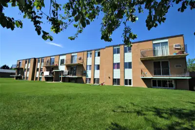 1 & 2 BEDROOM SUITES LOCATED RIGHT OFF 8TH STREET EAST