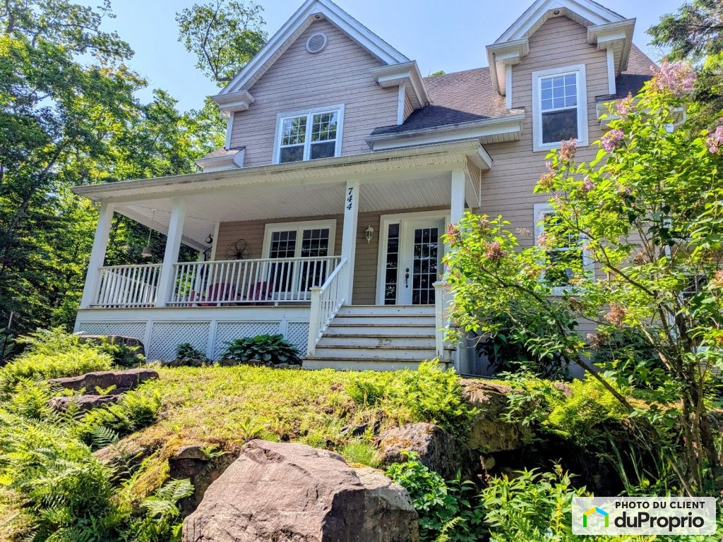 $749,000 - 2 Storey for sale in St-Hippolyte — photo 2