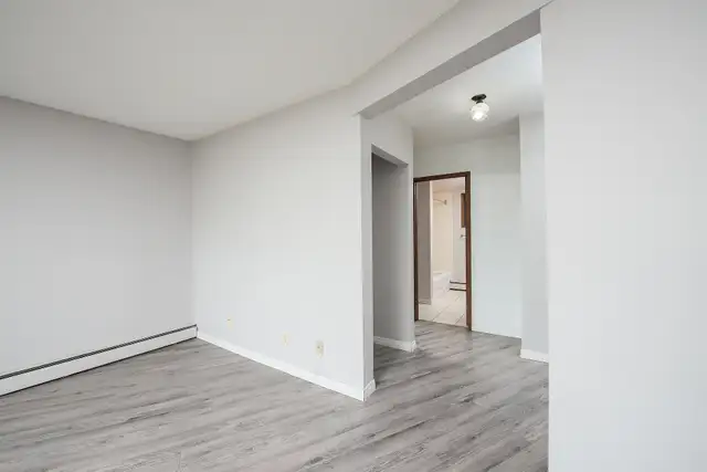 Carlton Court - 1 BED ROOM Apartment for Rent in Long Term Rentals in Edmonton - Image 10