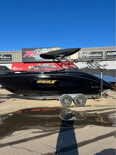 ALL SPORT BOAT PDI AND FREIGHT IS $5000 Engine Type: In-Line Engine Horsepower: 250 bhp; 186.6 kW Di...
