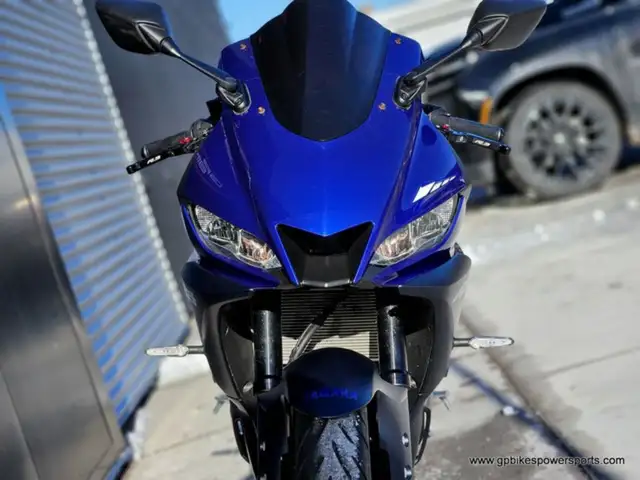 2023 Yamaha YZF-R1 R3 in Sport Bikes in Oshawa / Durham Region - Image 7