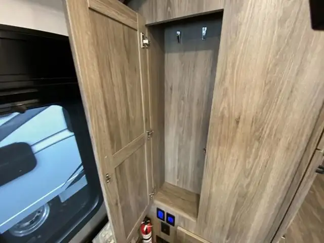 2025 Winnebago Vista 33K in RVs & Motorhomes in Abbotsford - Image 57