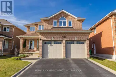 5100 FALLINGBROOK DRIVE Mississauga (East Credit), Ontario