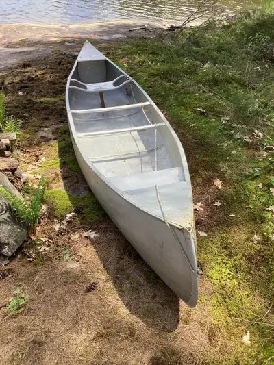 All aluminum, no wood or plastic to deteriorate. Does not leak. Proven in Algonquin now tresides in...