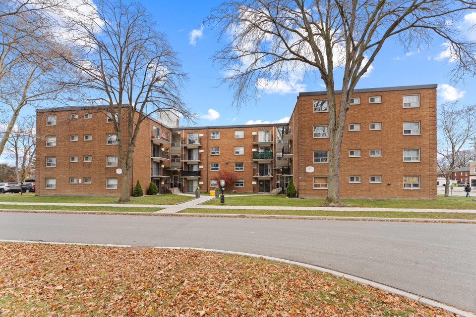 Randal Court Apartments - Studio Apartment for Rent - Windsor 2