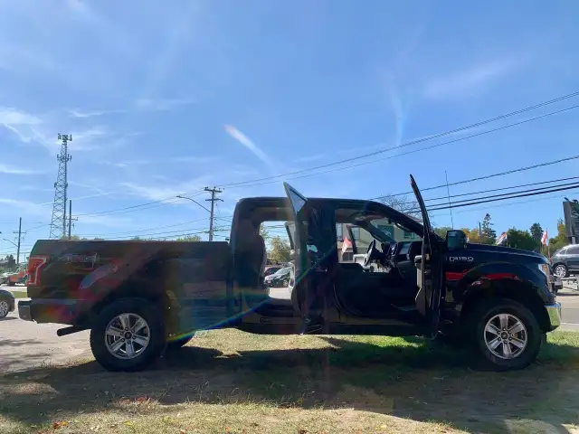 2016 FORD F-150 4X4 CREW 6.5FT LOW KMS LOADED in Cars & Trucks in Guelph - Image 10