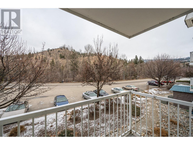 1410 Penticton Avenue Unit# 215 Penticton, British Columbia in Condos for Sale in Penticton - Image 2