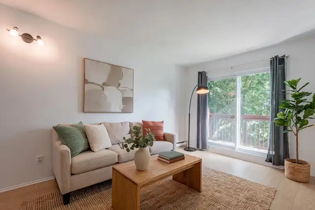 BEAU 3 1/2 Saint-Bruno – Rue paisible – Décembre in Long Term Rentals in Longueuil / South Shore - Image 9