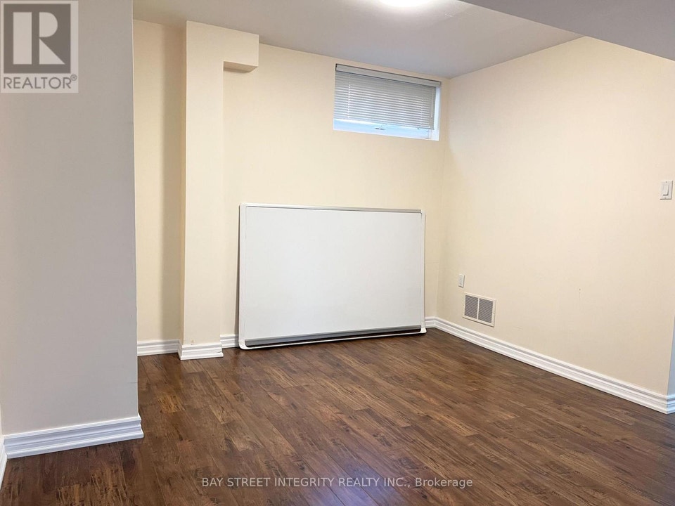 61 MORBANK DRIVE Toronto (Steeles), Ontario 5