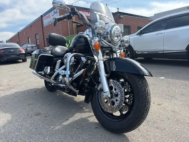 2007 Harley-Davidson Road King ~ ROAD KING ~ 96CI ~ V&H ~ CANADI in Sport Touring in City of Toronto - Image 5
