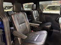 **SPRING SPECIAL!** FEATURING : V6 POWERED, POWER SLIDING DOORS, POWER TRUNK, 7 PASSENGER STOW&GO FO... (image 6)