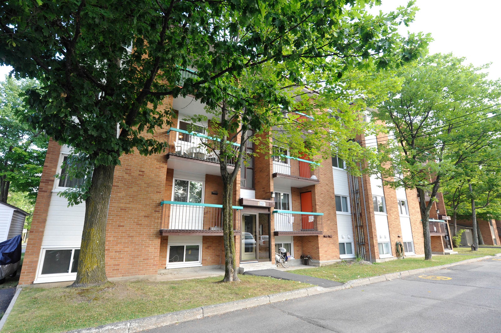 3425 à 3429 Quatre-Bourgeois — photo 3