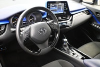 The 2021 Toyota C-HR XLE delivers bold styling, impressive efficiency, and modern technology in a fu... (image 4)
