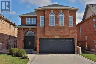 2491 LOGAN AVENUE Oakville (RO River Oaks), Ontario