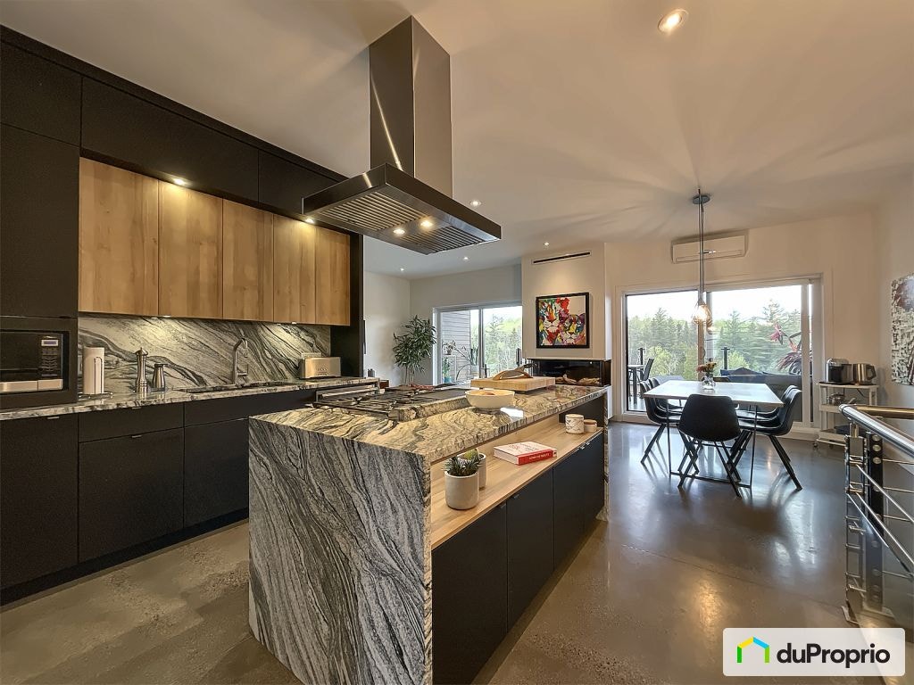 $525,000 - Townhouse for sale in Jonquière (Jonquière) — photo 2