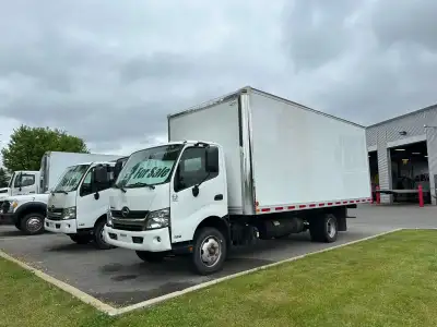 Full Service Lease return. 2020 Hino 195, diesel engine, 218 560 kilometers. 20 ft Van body with rol...
