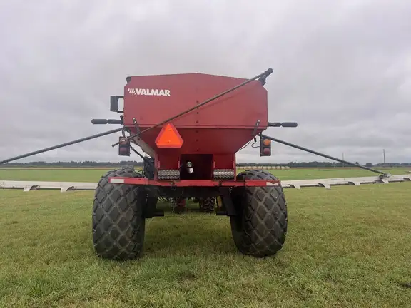 2012 Valmar 7600 in Farming Equipment in Lloydminster - Image 38