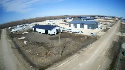 Property Overview\n68 Froese Crescent offers a new industrial facility located in the heart of Headi...