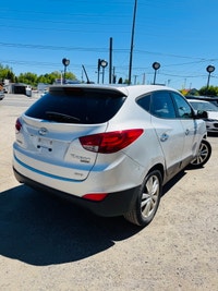 2012 Hyundai Tucson Year: 2012 Make: Hyundai Model: Tucson Mileage:226,978 Km Transmission: Automati... (image 3)