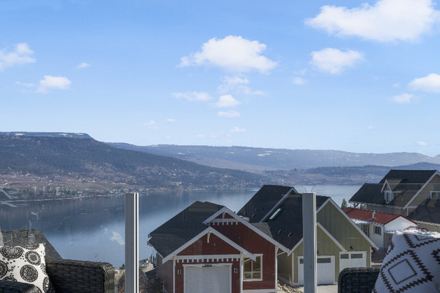 PANORAMIC LAKE VIEWS & PARKING AT LA CASA! 6971 Terazona Drive in Houses for Sale in Kelowna