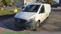 CLEAN CARFAX & ALL SERVICE RECORDS - LIKE NEW TIRES ALL AROUND - 2018 Mercedes Metris Cargo - 135WB... (image 5)
