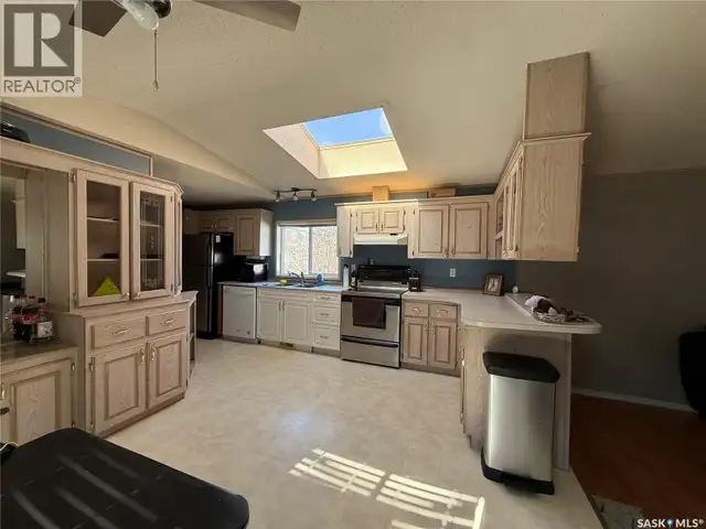 710 1st AVENUE W Kindersley, Saskatchewan in Houses for Sale in Saskatoon - Image 14