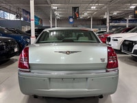 **MONTH-END SPECIAL! **FEATURING : RWD, SUNROOF, AUTO DIMMING MIRRORS, ANALOG CLOCK, HIGHLY EQUIPPED... (image 4)