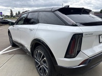 AMVIC Licensed Dealer AMVIC LICENSED DEALER. Stock number: YK311225A Experience the future of luxury... (image 5)