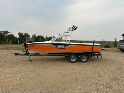 1 owner, VERY well looked after boat. New seats, hull refurbished a few years ago, looks new, tower...