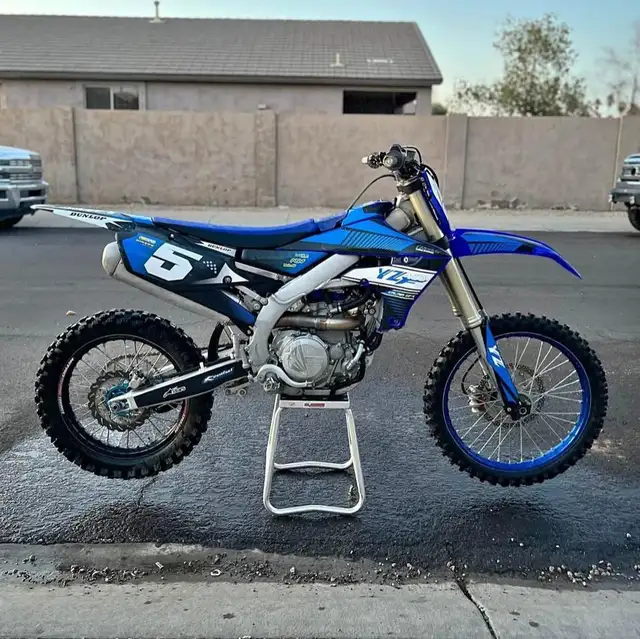 2022 YAMAHA YZ450F-BLUE! in Dirt Bikes & Motocross in Dartmouth - Image 2