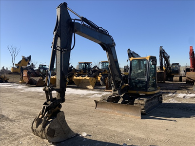 Hours: 3264 | Location: London, ON, CA | Arms: Medium Arm; Attachments: Aux Hydraulics; Attachments:...