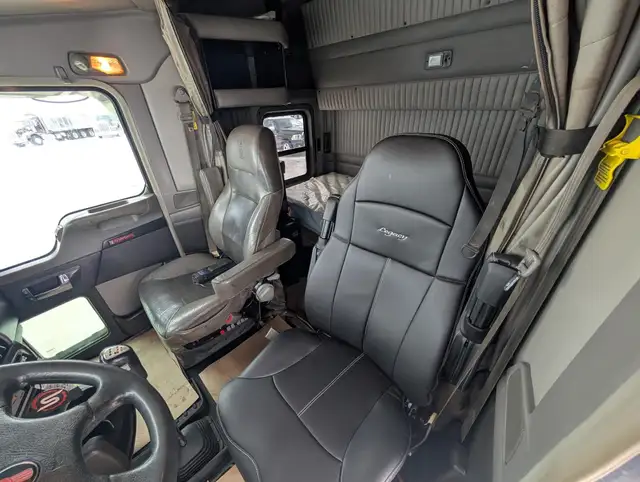 2016 KENWORTH T800 in Heavy Trucks in Kamloops - Image 29