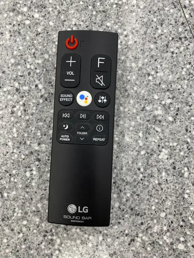 LG SN11RG Sound Bar in Stereo Systems & Home Theatre in City of Toronto - Image 6